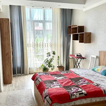 Central Apartment Biskek Kültér fotó