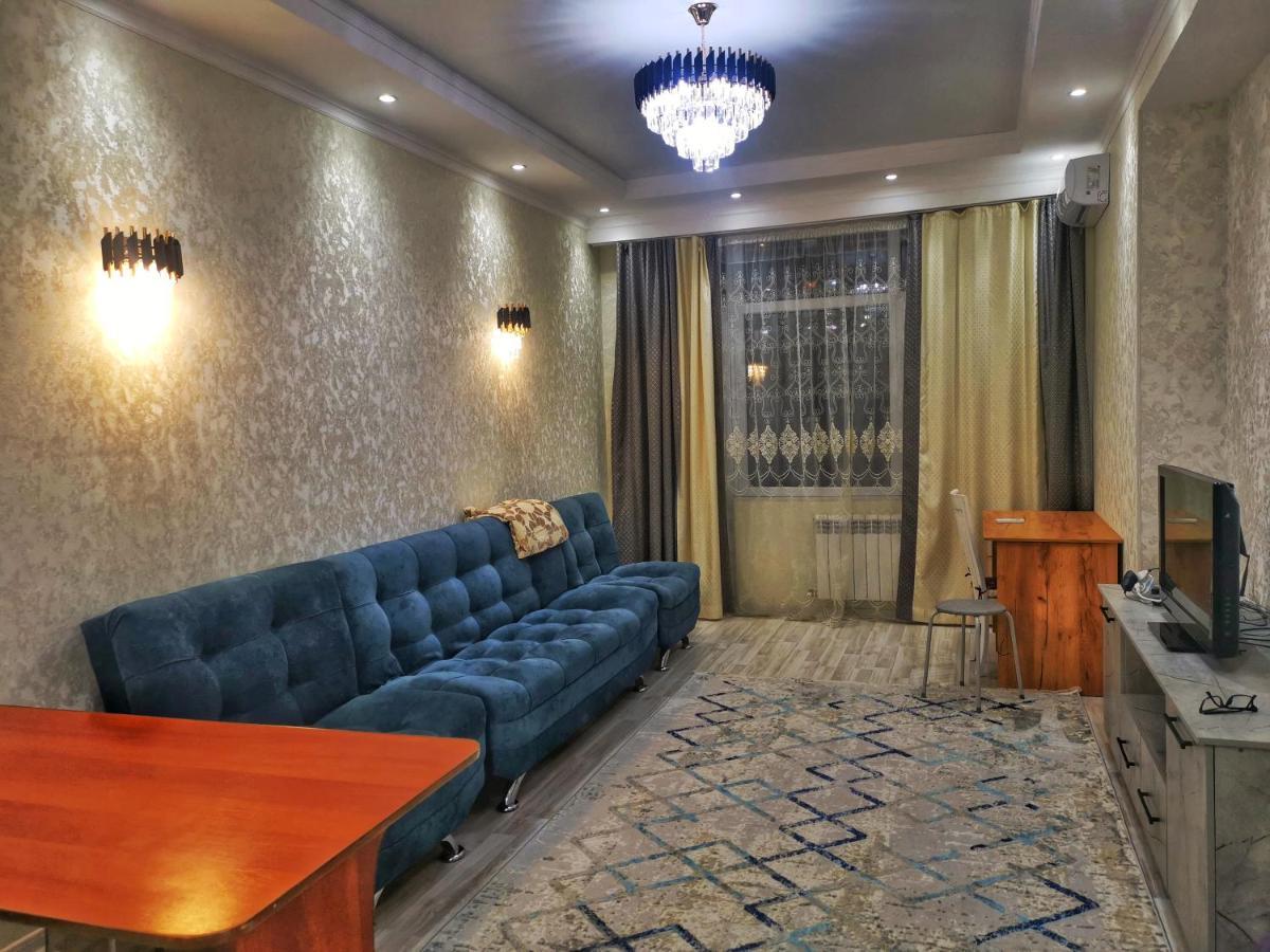 Central Apartment Biskek Kültér fotó