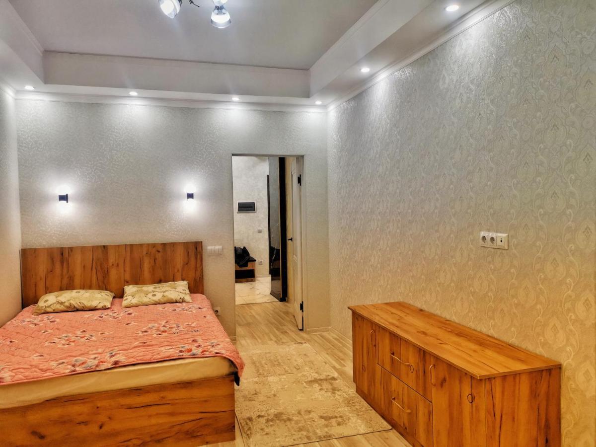 Central Apartment Biskek Kültér fotó
