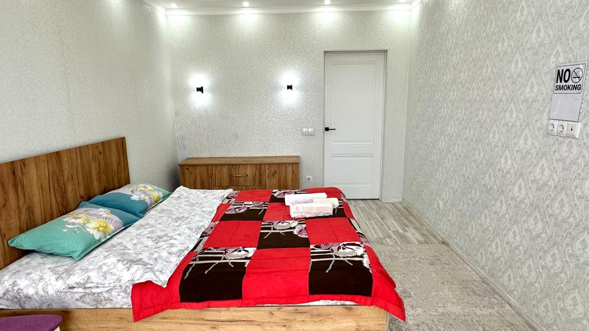 Central Apartment Biskek Kültér fotó